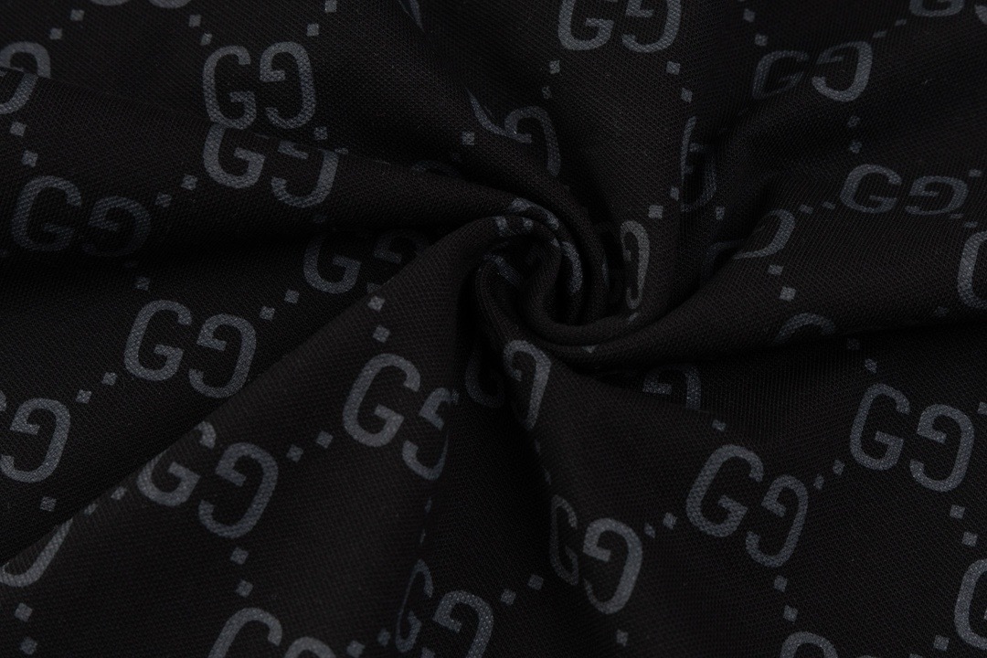 Polo Masculina Gucci Monogram Preta detalhe 6