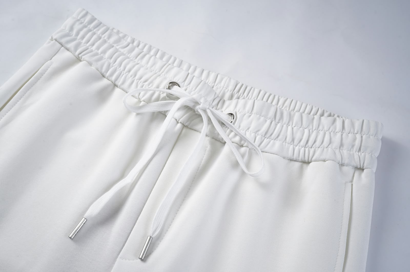 Calça Jogger Gucci Paris 1921 Interlocking G – Off White detalhe 3
